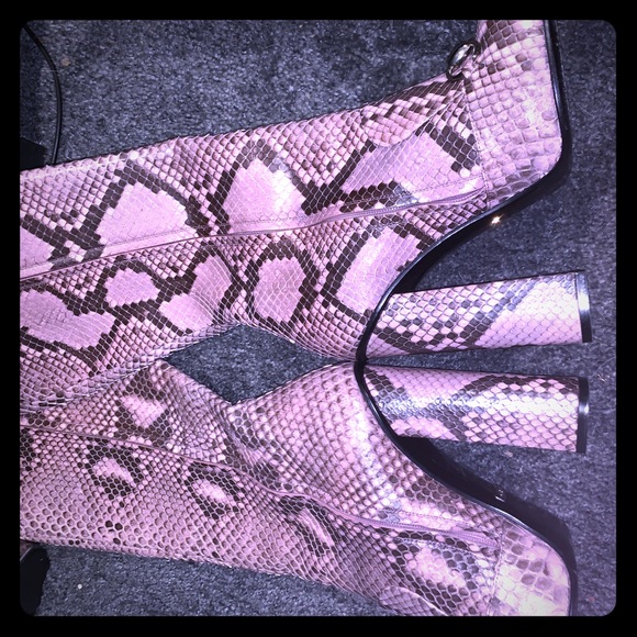 Gucci python 🐍boots - Picture 2 of 7